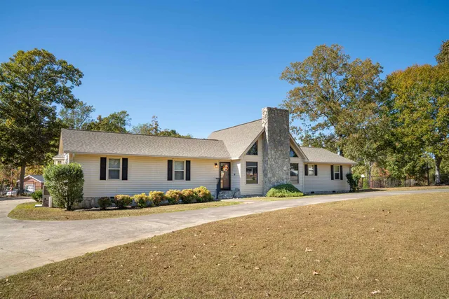 $379,900 | 250 Garden Lakes Drive, Blacksburg, SC 29702