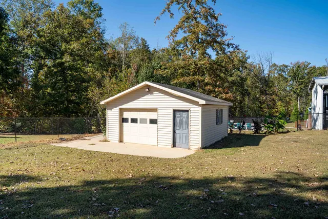 $379,900 | 250 Garden Lakes Drive, Blacksburg, SC 29702