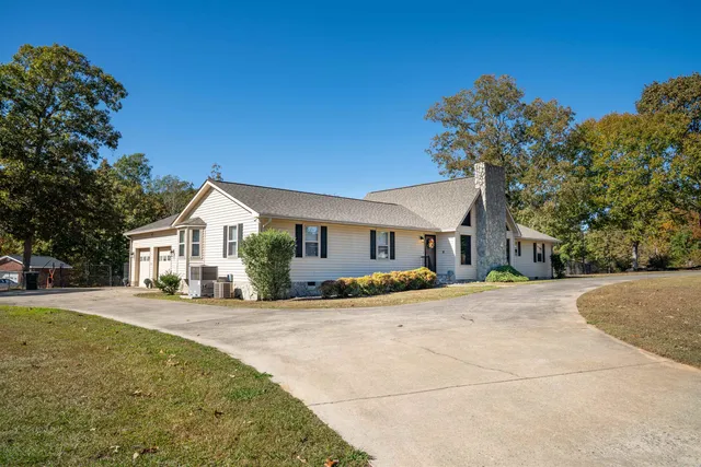 $379,900 | 250 Garden Lakes Drive, Blacksburg, SC 29702