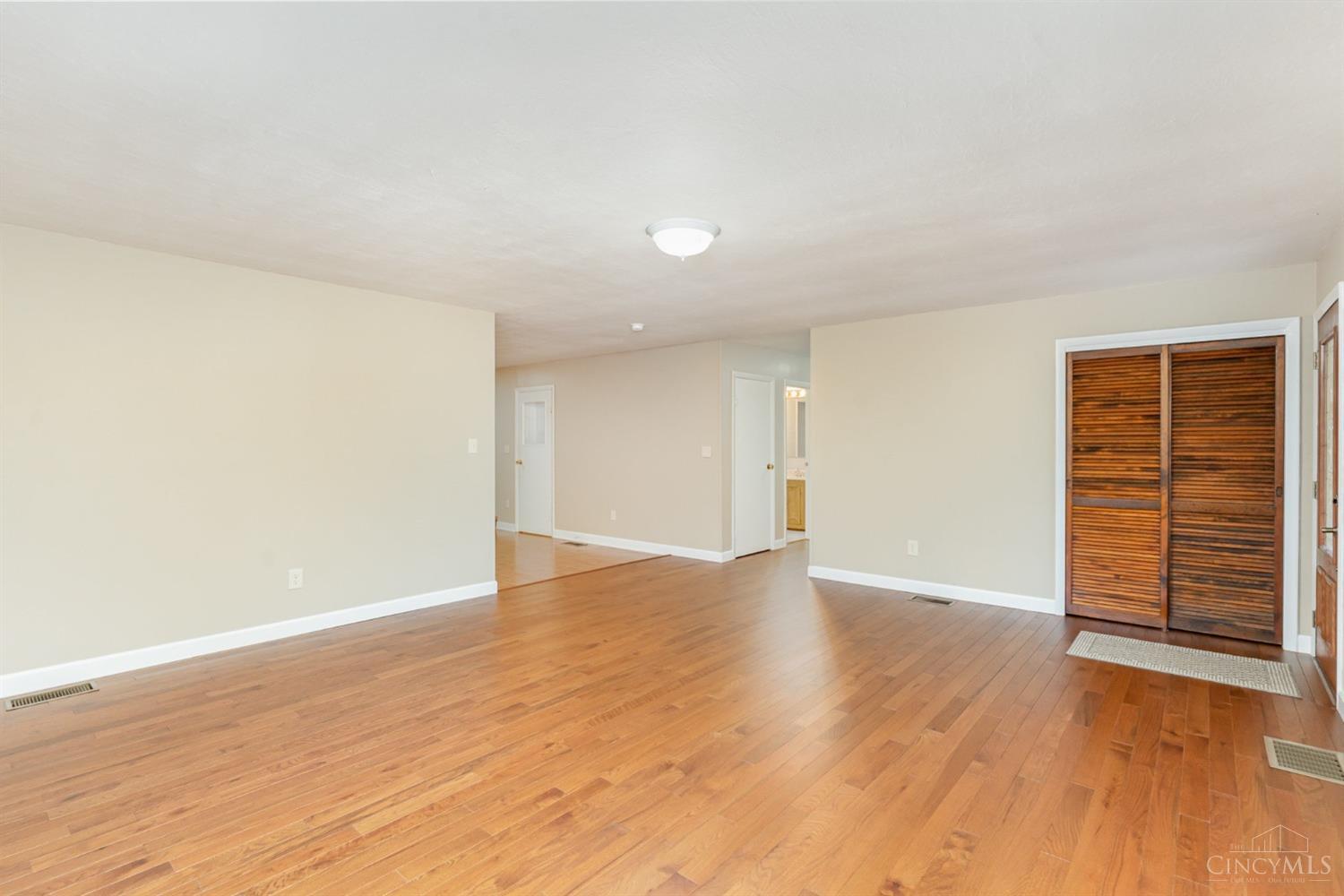9806 Gustin Rider Road Blanchester, OH 45107 - Photo 7 of 33 Gallery Image 7