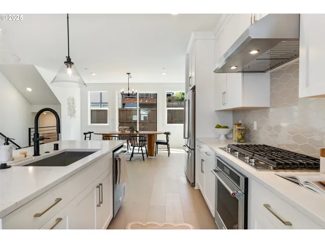 $699,000 | 3998 Northwest 64th Avenue, Unit L 20, Camas, WA 98607