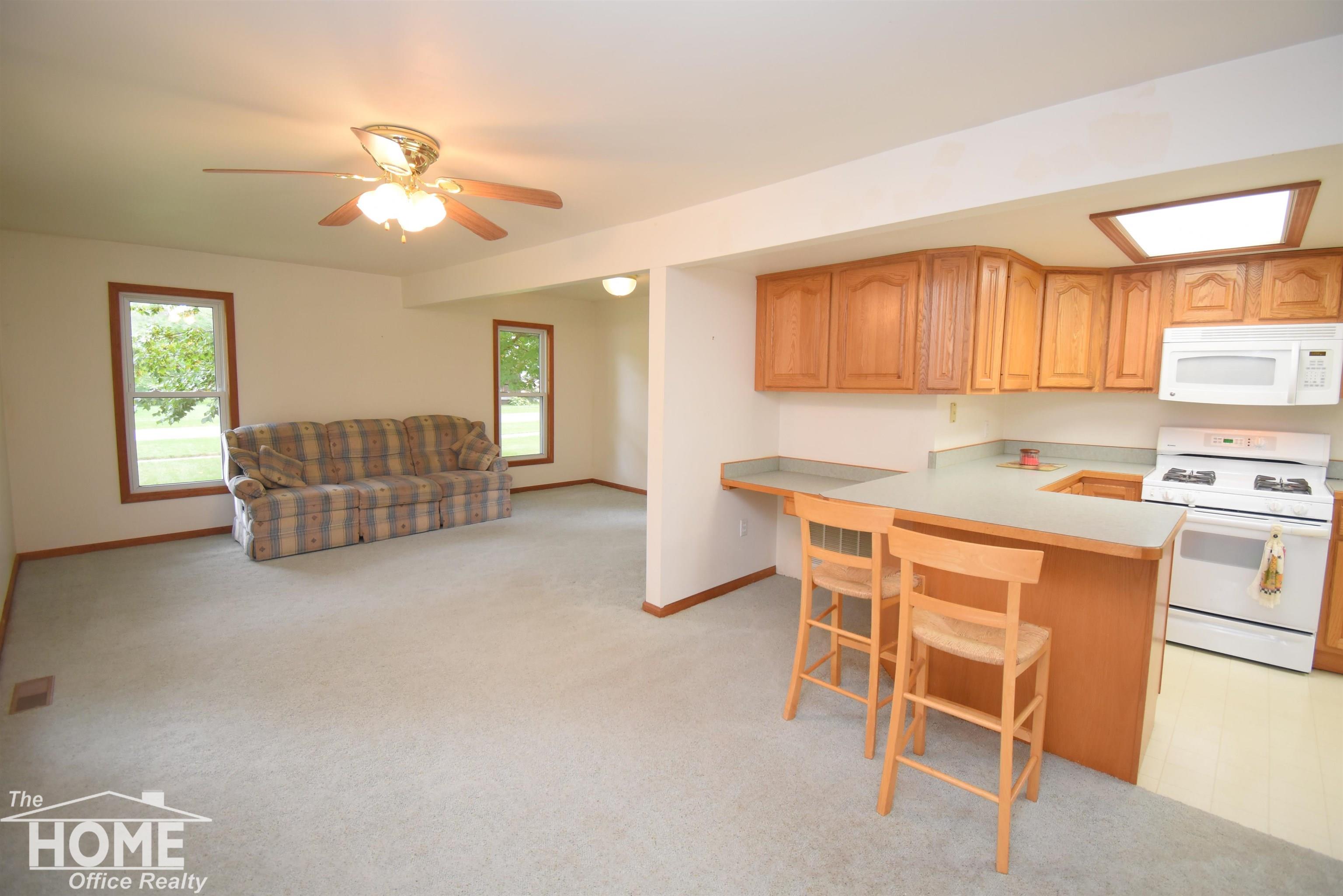 231 Adelaide Street Maple Rapids, MI 48853 - Photo 3 of 19 50220196-8234d101-3846-41a6-8a02-ddbd9f7ae55a.JPG