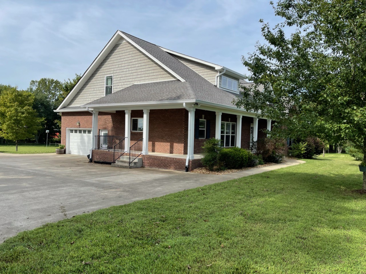 1500 Dudley Road Clarksville, TN 37043 - Photo 3 of 50 a view of a house with backyard and garden