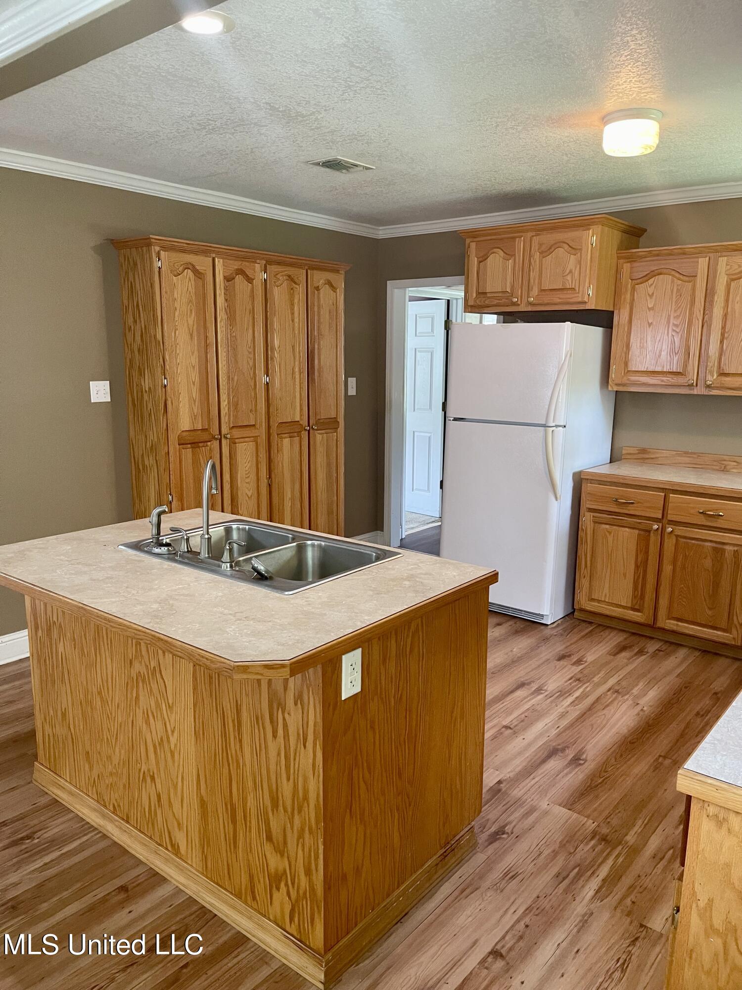 3210 Quave Road D'Iberville, MS 39540 - Photo 6 of 17 IMG_0378