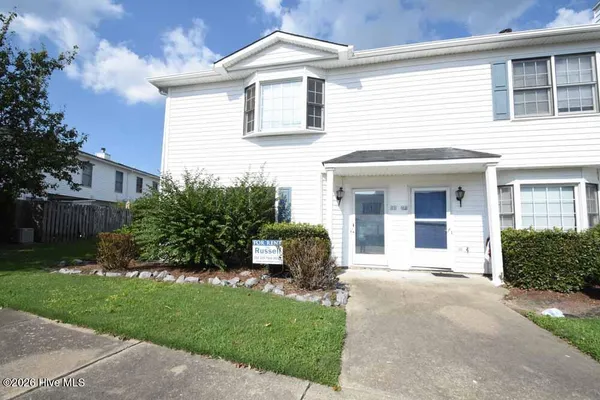 $1,000 | 3818 Sterling Pointe Drive, Unit J1, Winterville, NC 28590