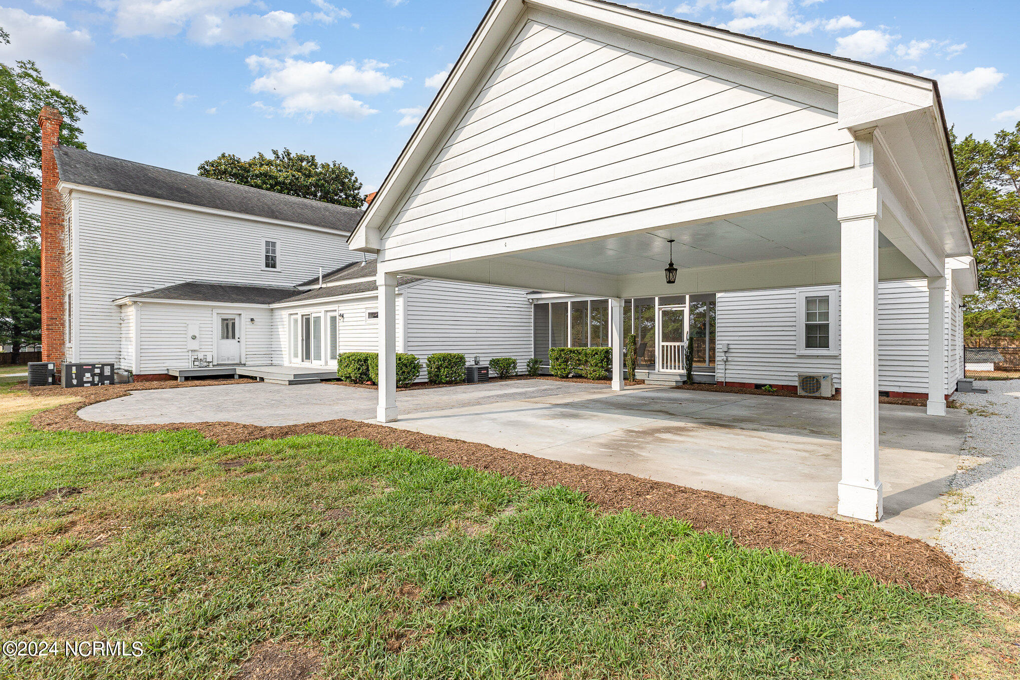 685 Matthews Road Clayton, NC 27520 - Photo 9 of 14 009_cy1a2150-edit