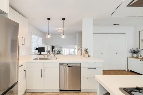 $985,000 | 2118 Grant, Unit 1, Redondo Beach, CA 90278