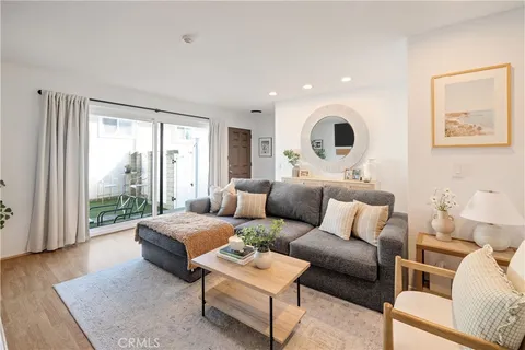 $985,000 | 2118 Grant, Unit 1, Redondo Beach, CA 90278