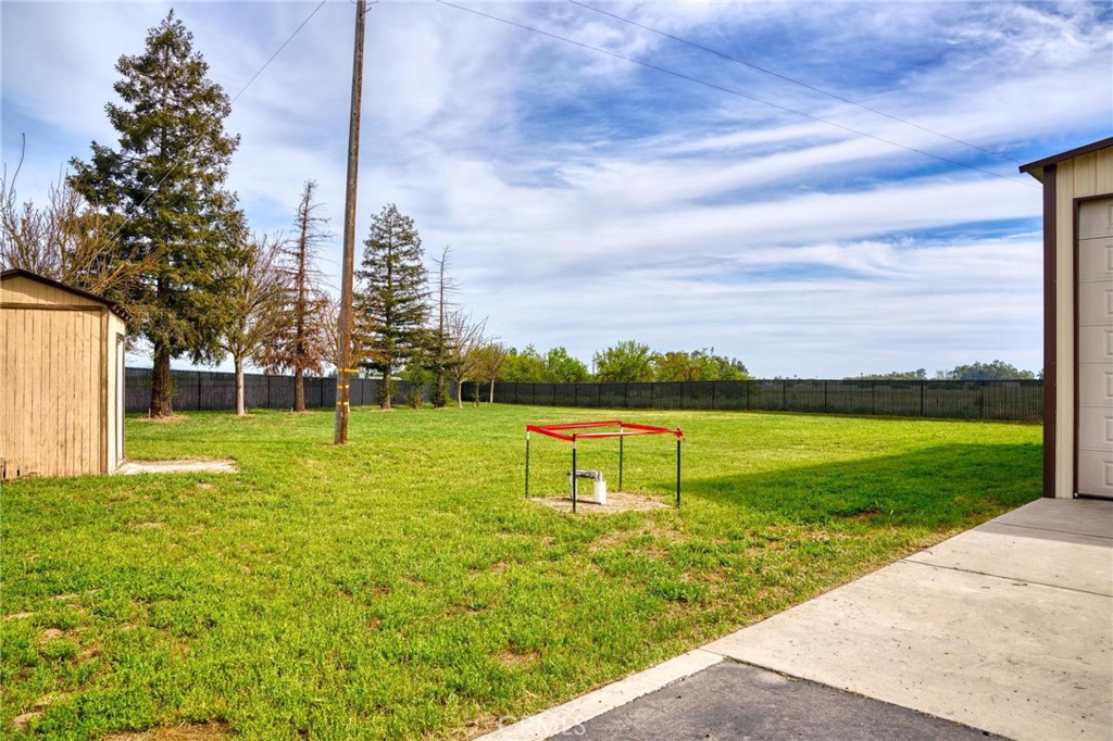 3345 Ave Two Atwater, CA 95301 - Photo 48 of 50 a view of a garden with a tree