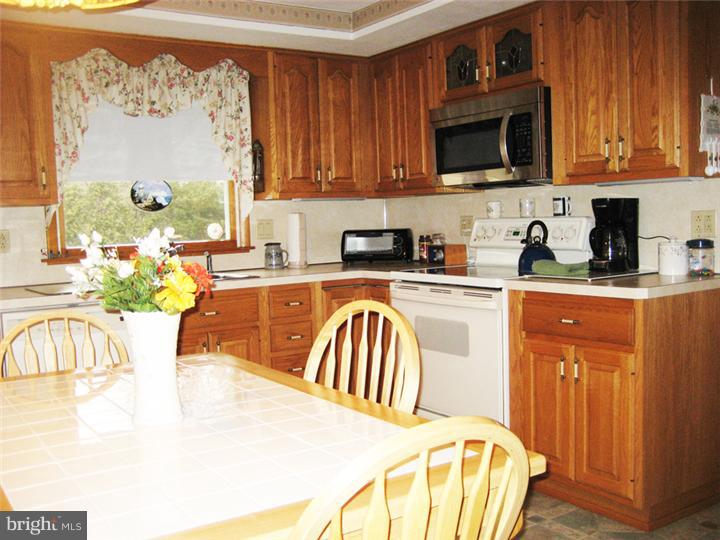 5 Robin Road Holland, PA 18966 - Photo 7 of 16 Kitchen