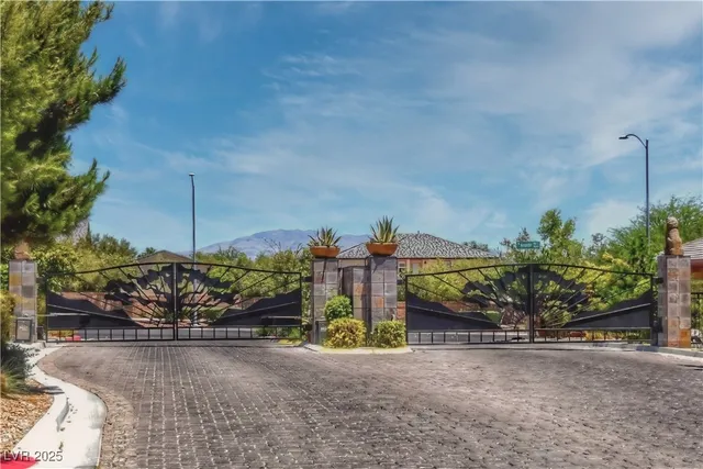 $2,300 | 3933 Bagua Court, Las Vegas, NV 89129