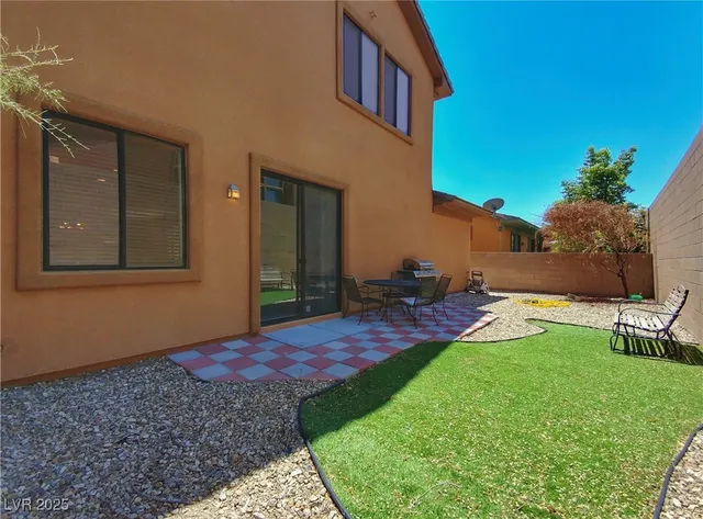 $2,300 | 3933 Bagua Court, Las Vegas, NV 89129