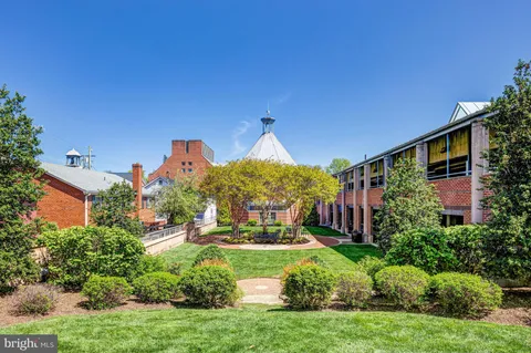$899,000 | 309 Ayrlee Avenue Northwest, Leesburg, VA 20176