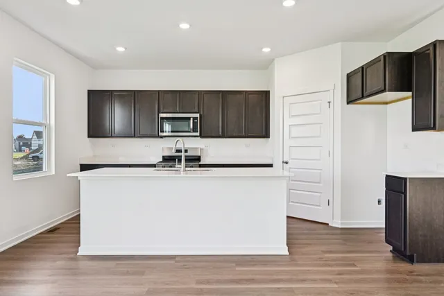 $464,990 | 3006 Old Castle Road, Joliet, IL 60431