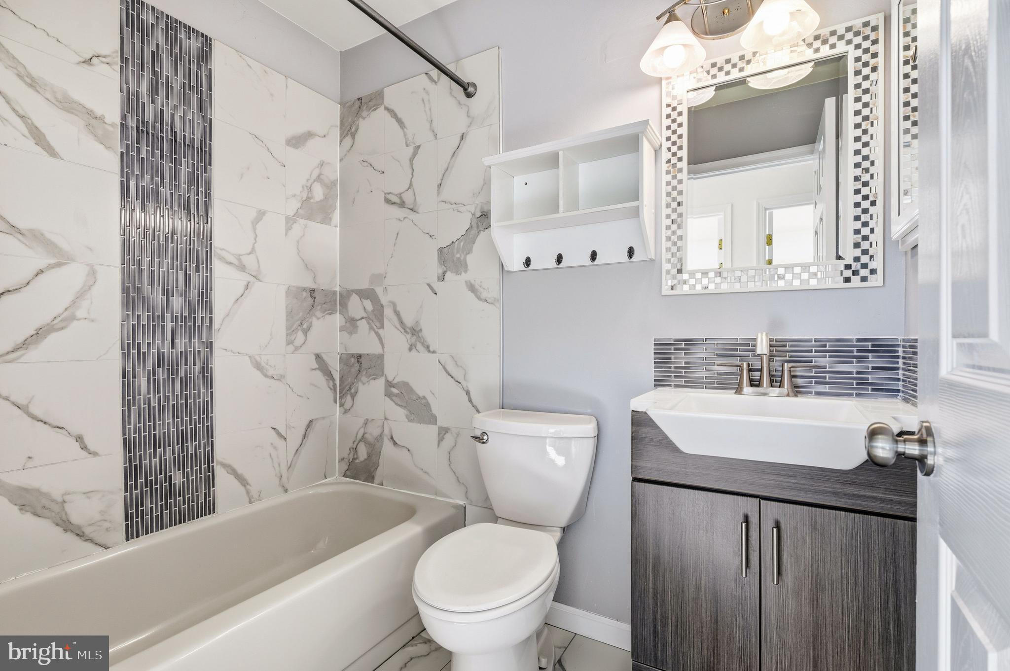 6 Offspring Court Perry Hall, MD 21128 - Photo 21 of 39 Hall bath with shower tub