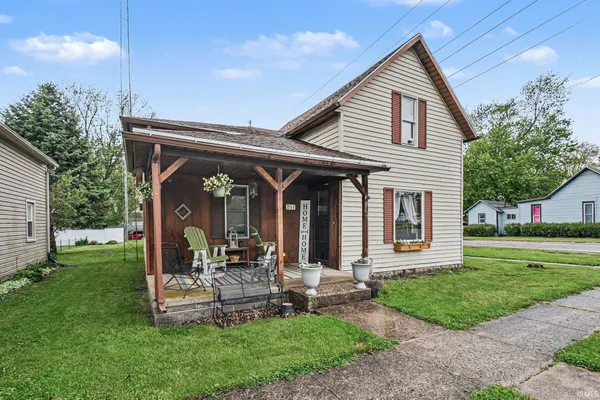$195,000 | 211 North Franklin Street, Mentone, IN 46539