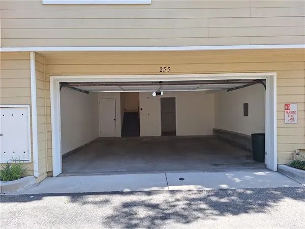 $3,450 | 2800 Plaza Del Amo, Unit 255, Torrance, CA 90503