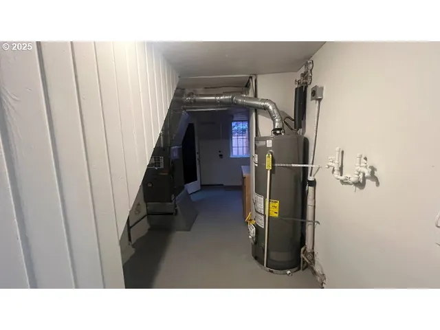 a black and white photo of a room