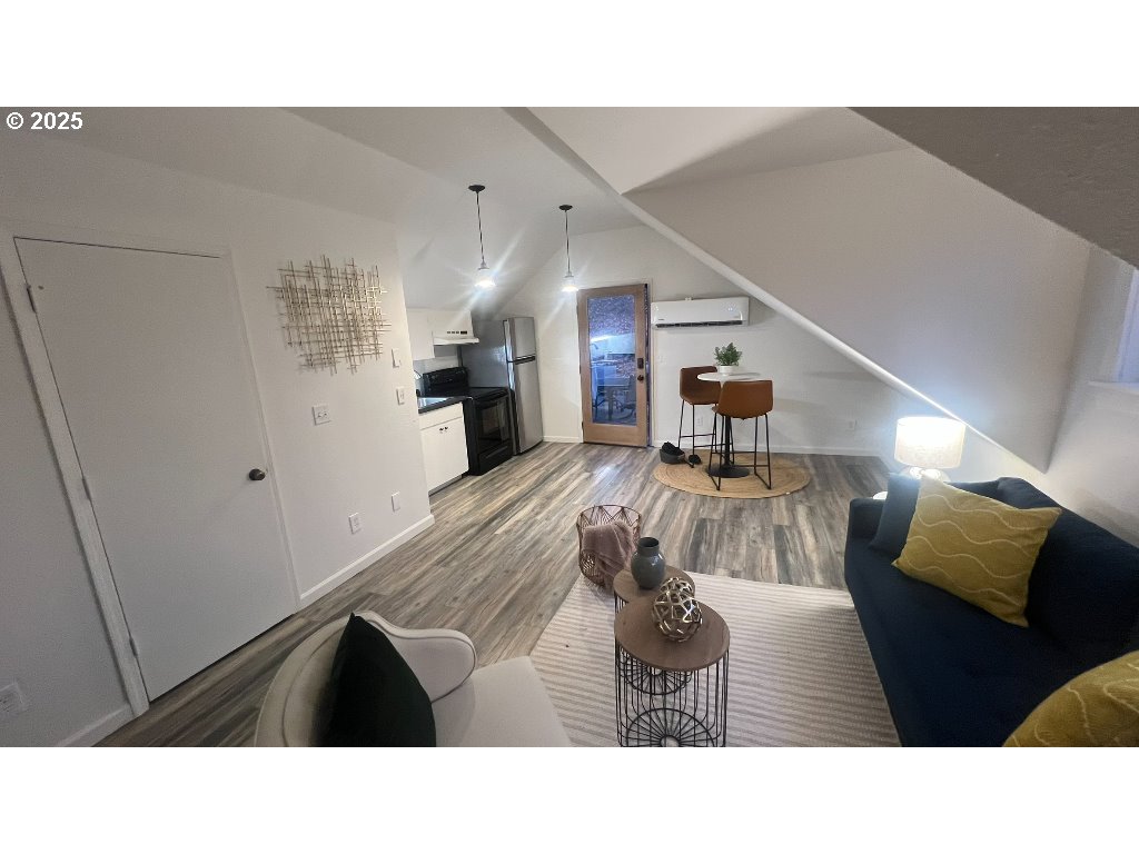 8155 Southwest Canyon Road Portland, OR 97225 - Photo 17 of 22 Gallery Image 17