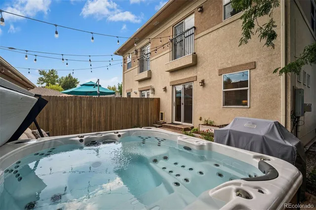 a bath tub sitting in front of a building