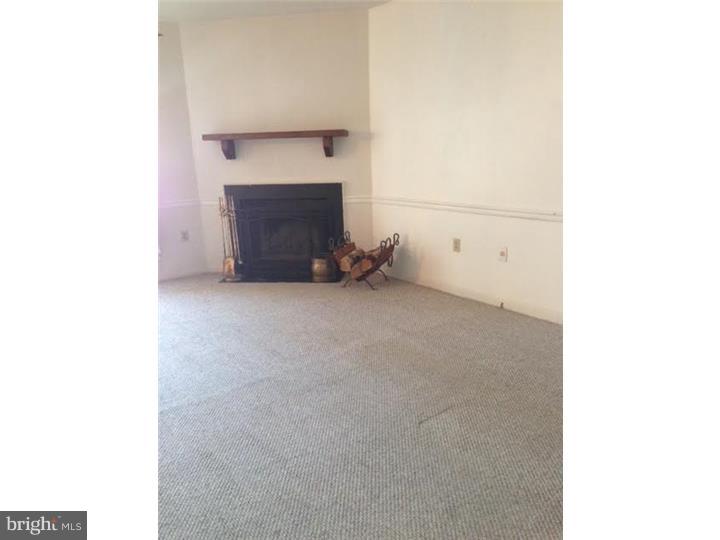 133 Valley Stream Lane Chesterbrook, PA 19087 - Photo 5 of 15 Living Room