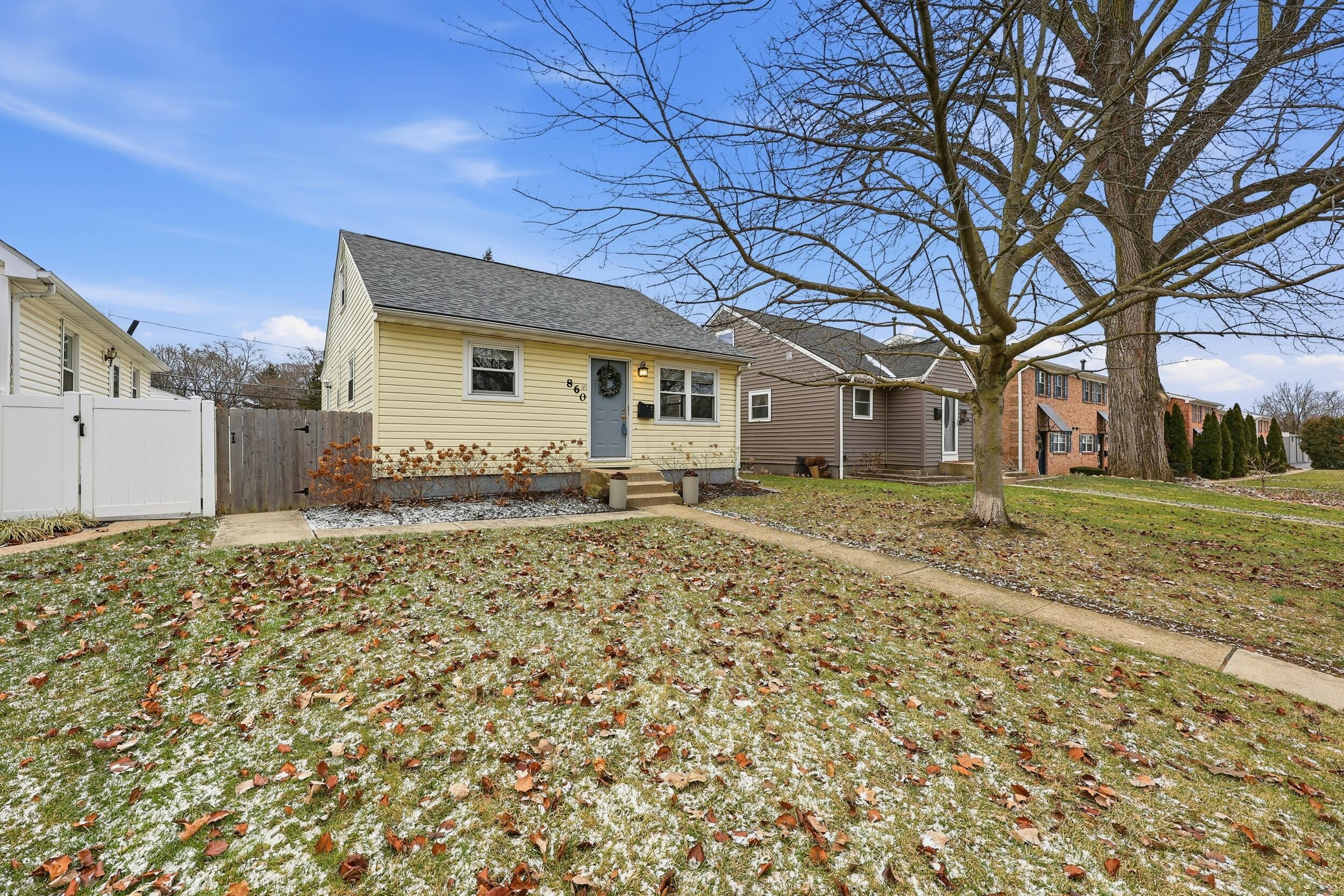 860 Palmer Road Columbus, OH 43212 - Photo 2 of 36 Perfect starter home