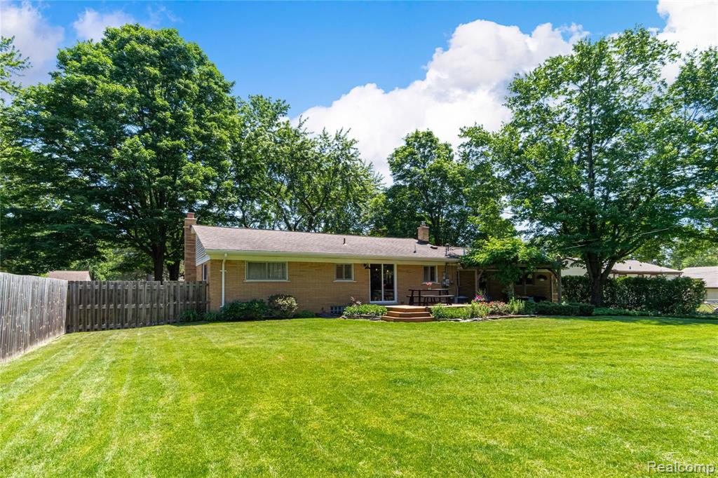 93 Texas Avenue Rochester Hills, MI 48309 - Photo 37 of 39