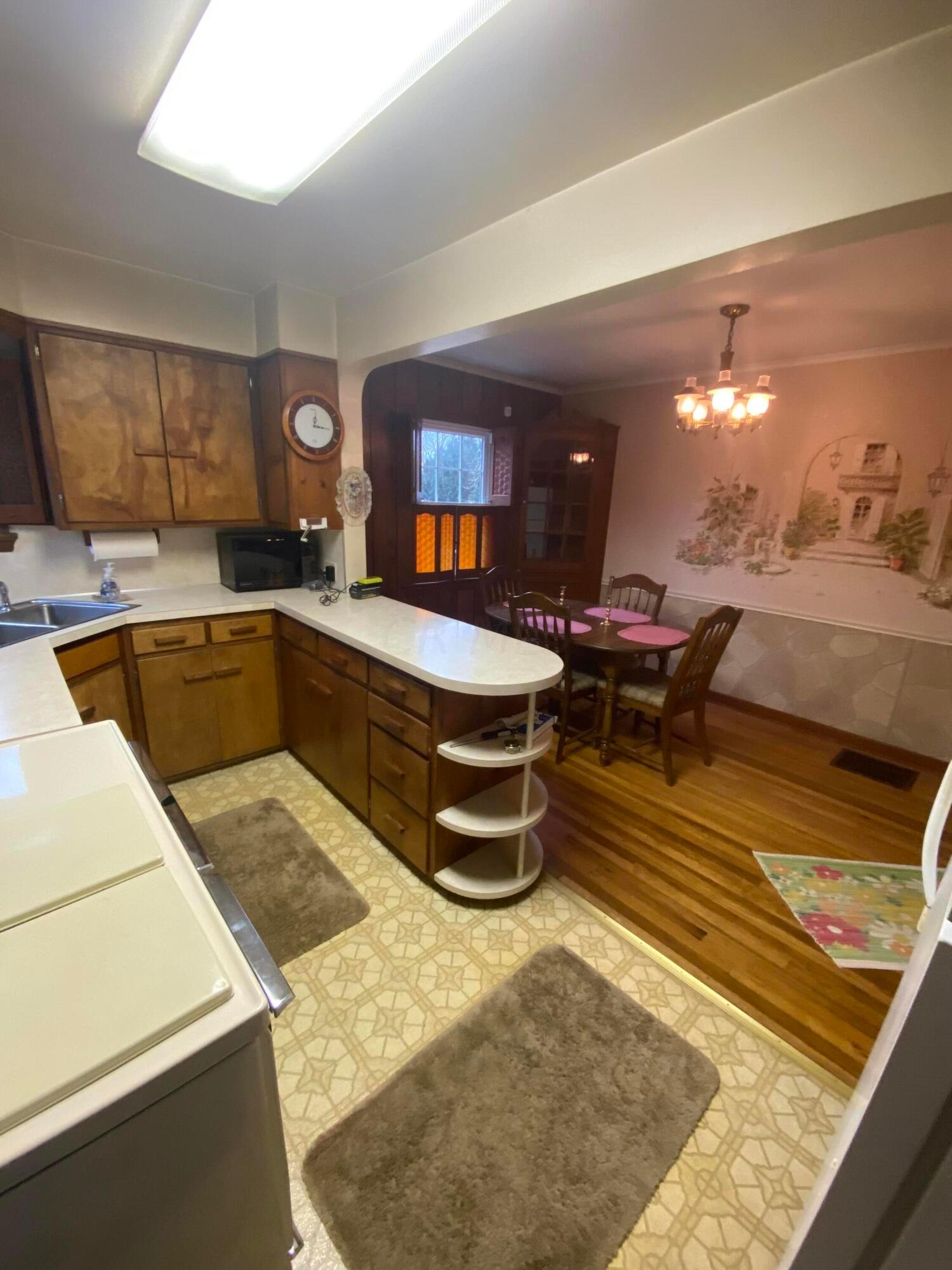 4732 Grebus Road Columbus, OH 43207 - Photo 9 of 21 IMG_1907