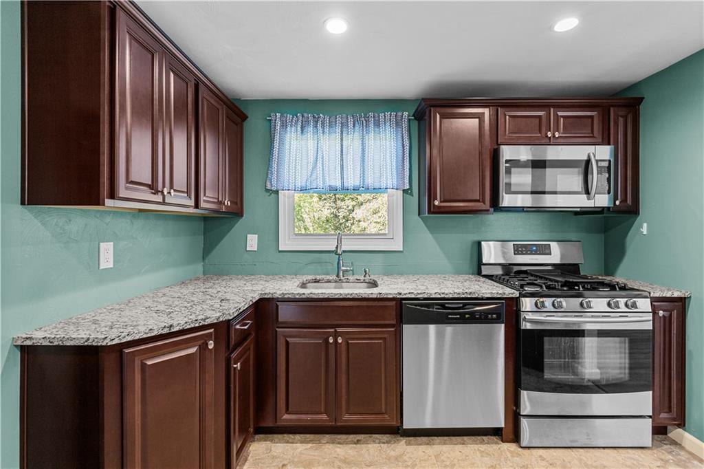 1109 Rankin Road White Oak, PA 15131 - Photo 9 of 29 Gallery Image 9
