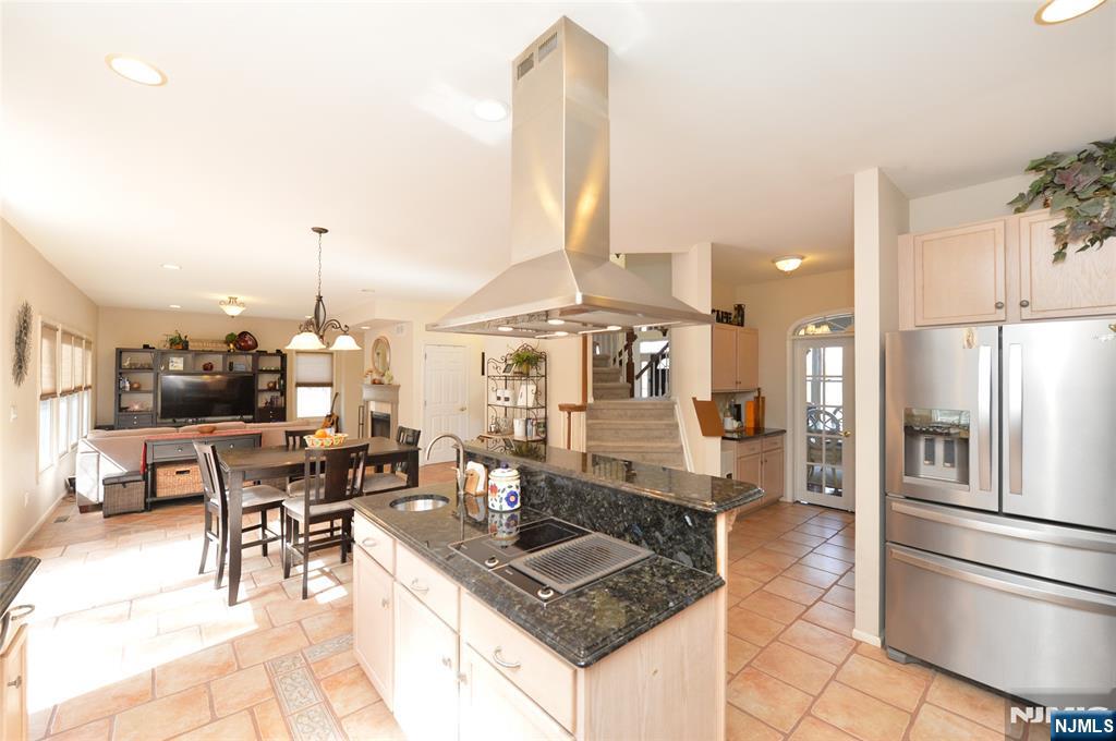 21 Split Rock Road North Haledon, NJ 07508 - Photo 15 of 27