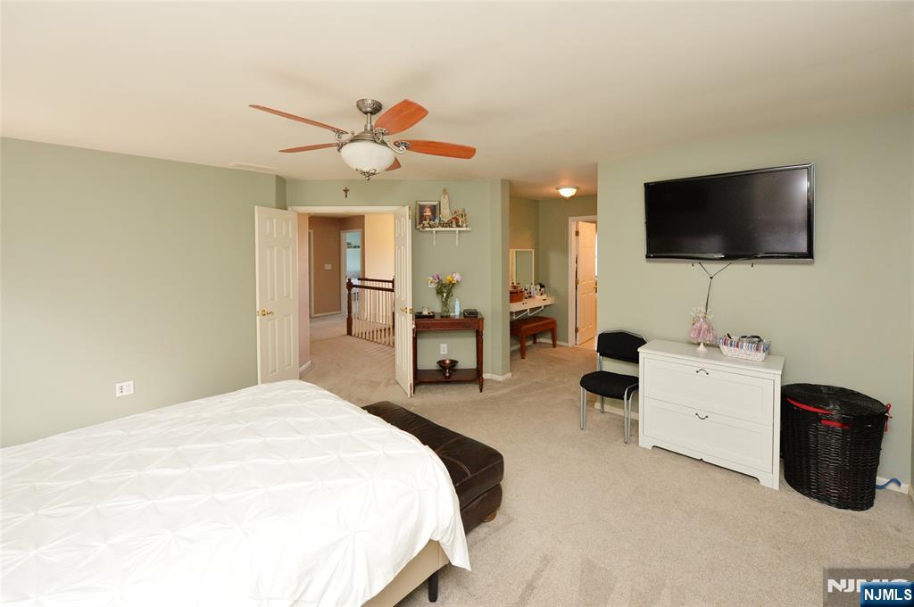 21 Split Rock Road North Haledon, NJ 07508 - Photo 19 of 27