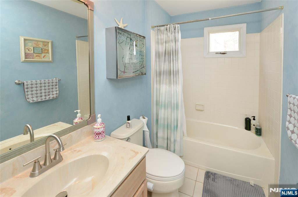 21 Split Rock Road North Haledon, NJ 07508 - Photo 24 of 27