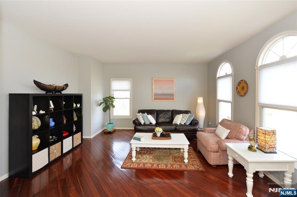 21 Split Rock Road North Haledon, NJ 07508 - Photo 7 of 27