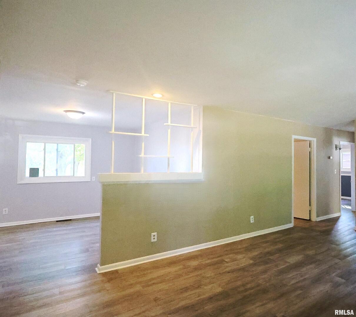 11 Ridge Road Centralia, IL 62801 - Photo 5 of 23