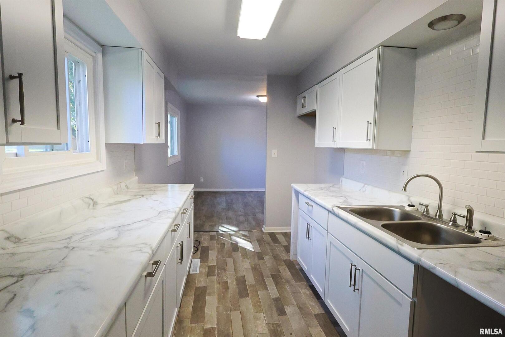 11 Ridge Road Centralia, IL 62801 - Photo 8 of 23