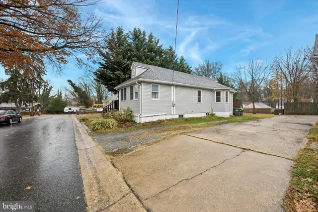 $1,750 | 6 Laurel Avenue, Wilmington, DE 19809