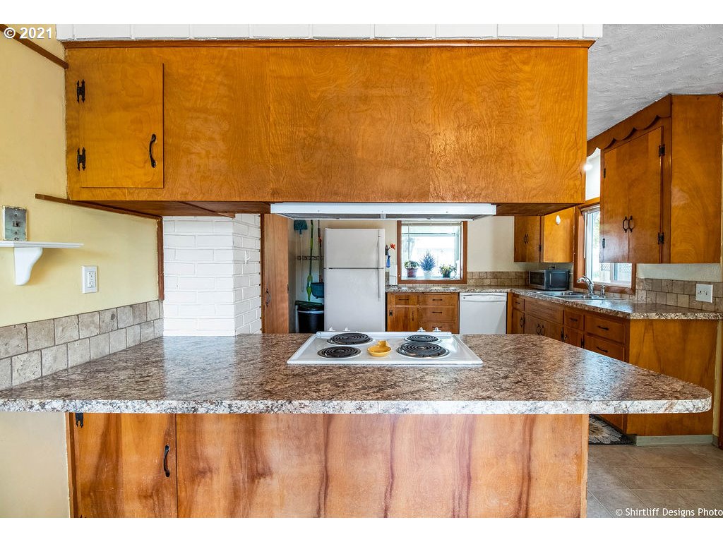 3550 Oregon Avenue Springfield, OR 97478 - Photo 8 of 30