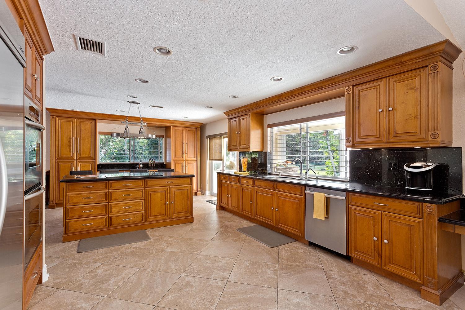 11376 Sundance Lane Boca Raton, FL 33428 - Photo 8 of 34 07_Kitchen1