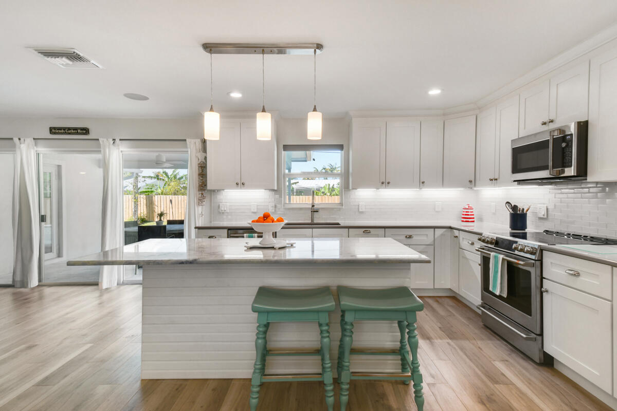 4835 Bimini Road Jupiter, FL 33469 - Photo 4 of 37 DSC_9250