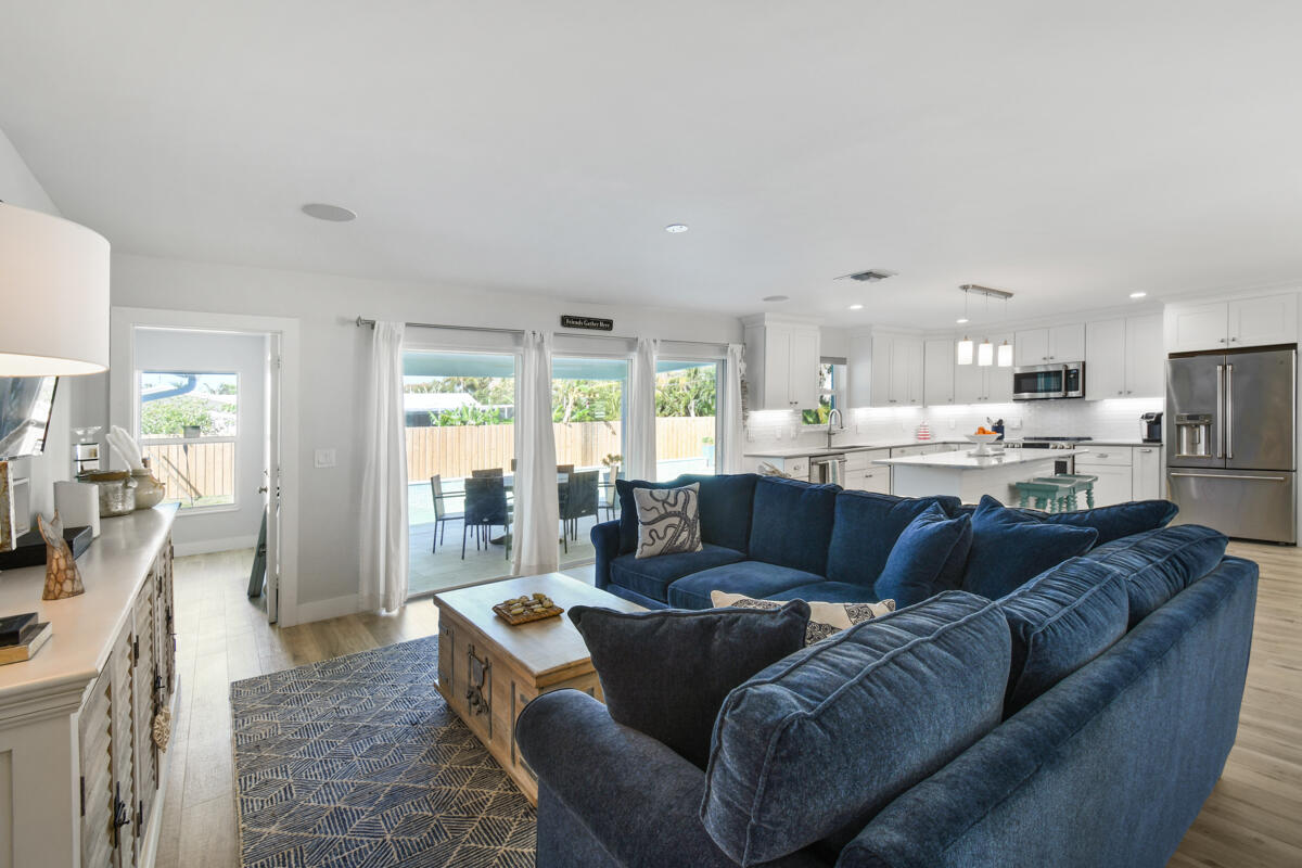 4835 Bimini Road Jupiter, FL 33469 - Photo 6 of 37 DSC_9231