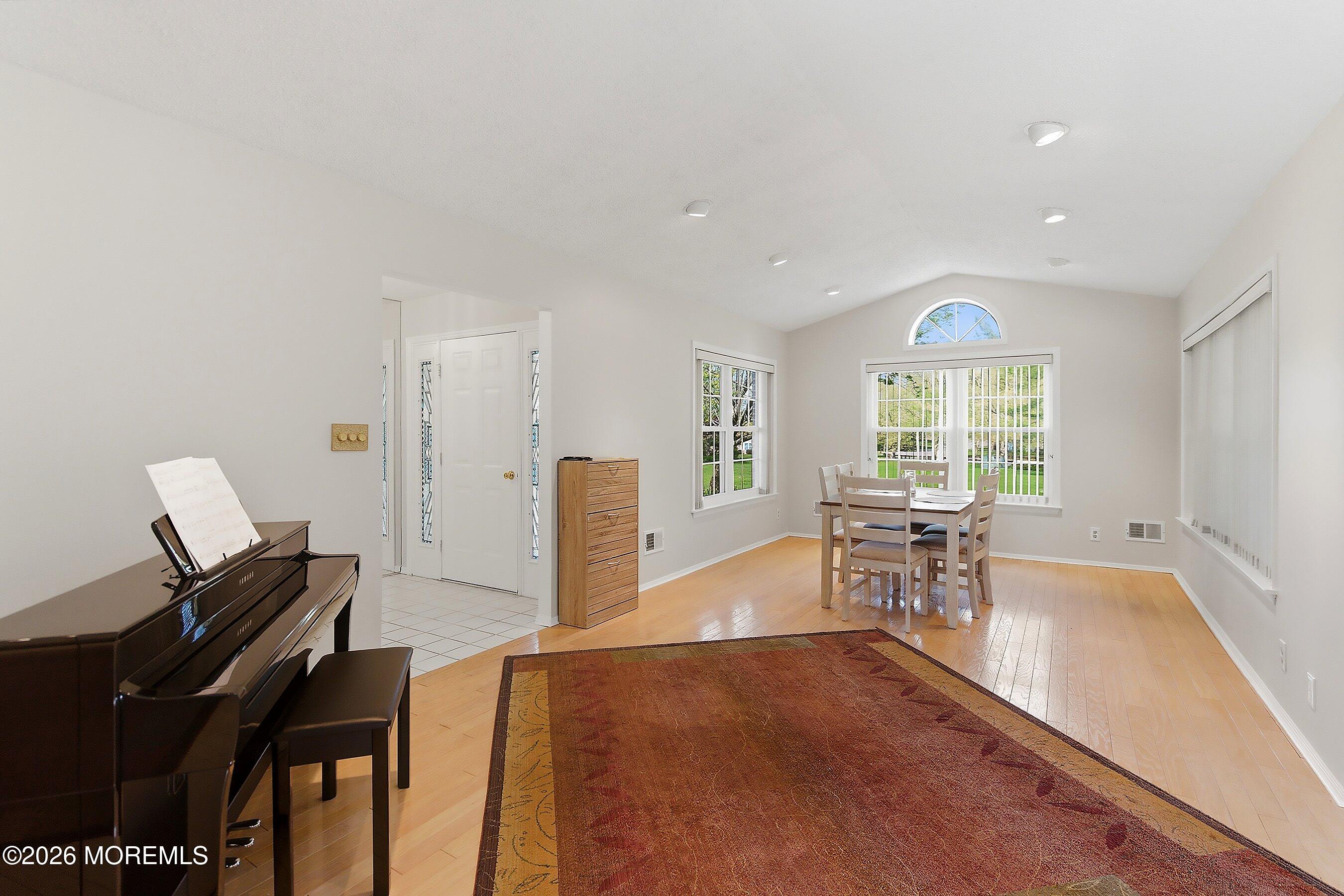 19 Ingram Drive Monroe Township, NJ 08831 - Photo 8 of 35 1000020011