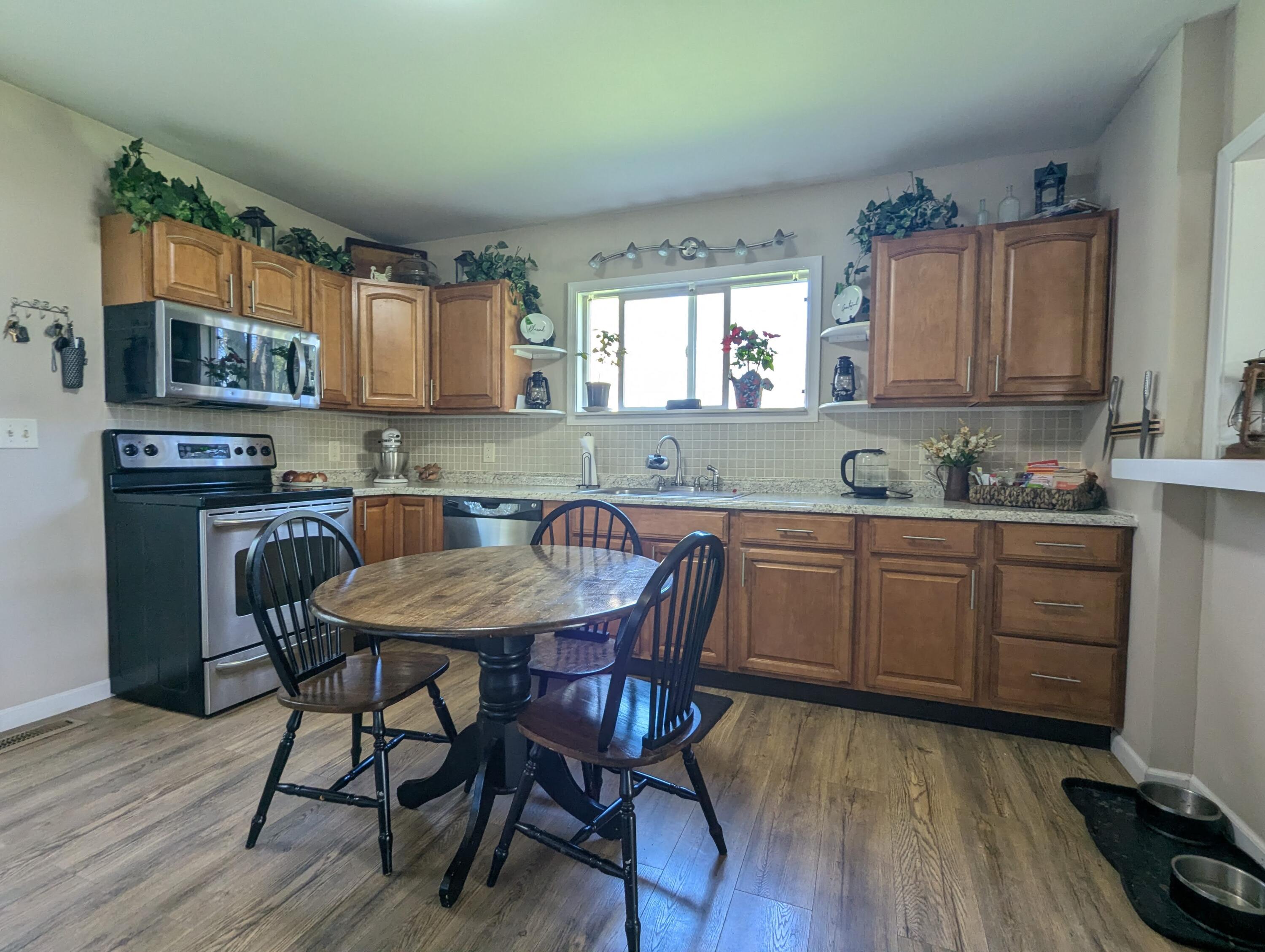 1042 Willow Road Springfield, OH 45502 - Photo 8 of 15 Gallery Image 8
