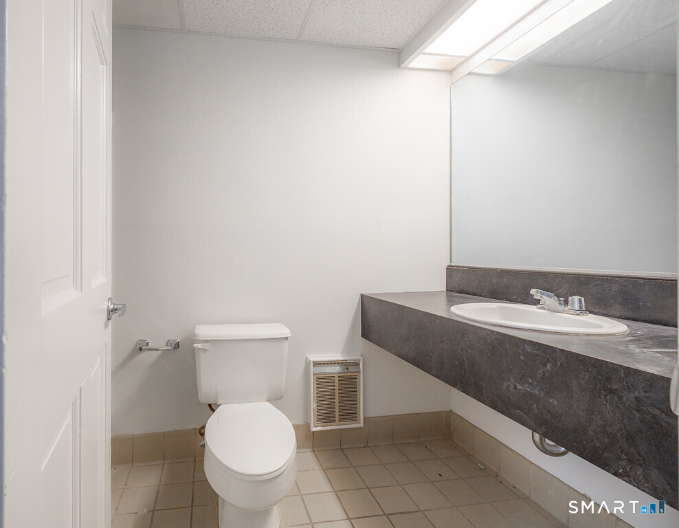 1030 Federal Road, Unit 301 Brookfield, CT 06804 - Photo 17 of 19