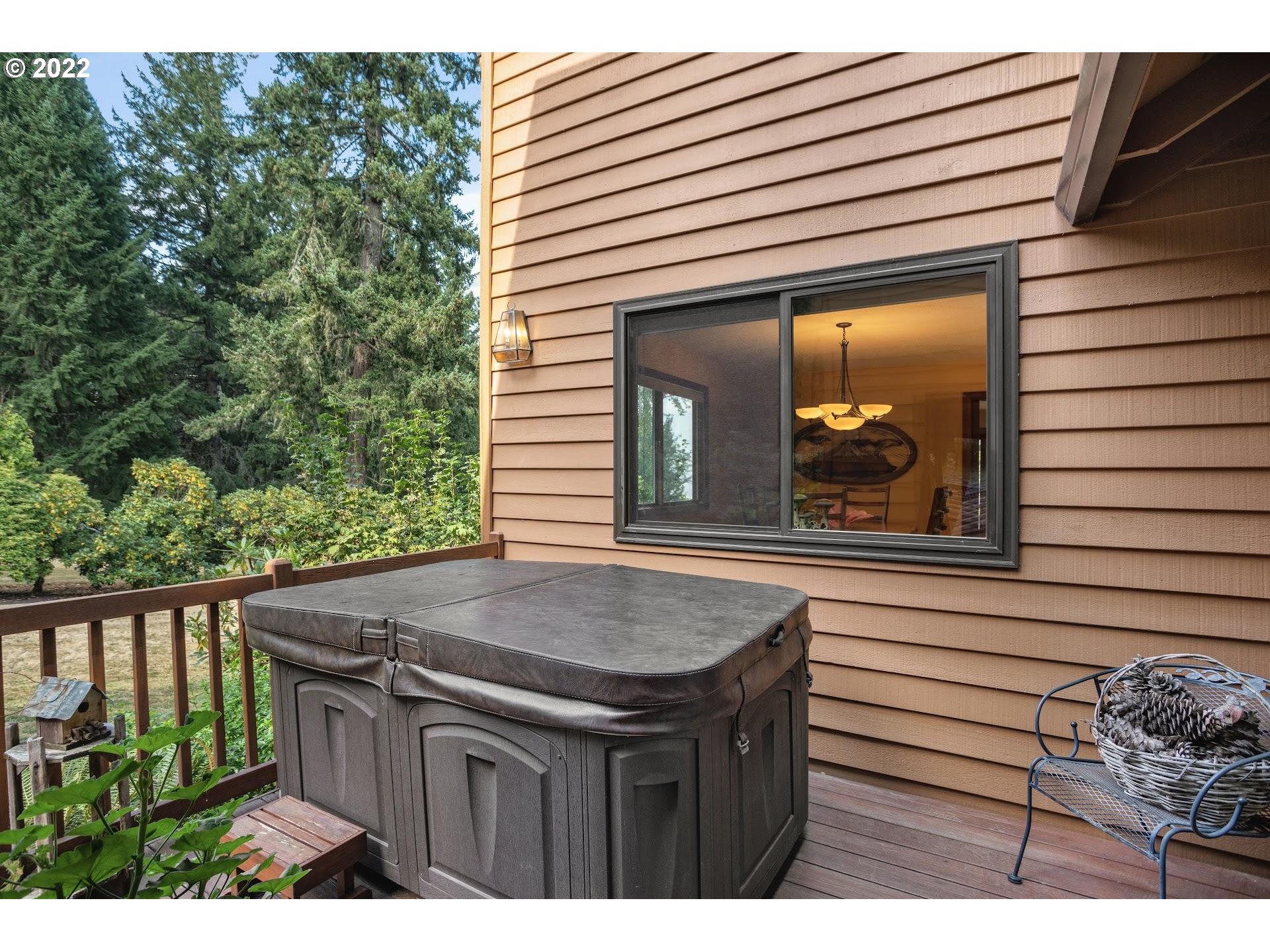 34405 Southwest Larkins Mill Road Hillsboro, OR 97123 - Photo 25 of 32 Deck