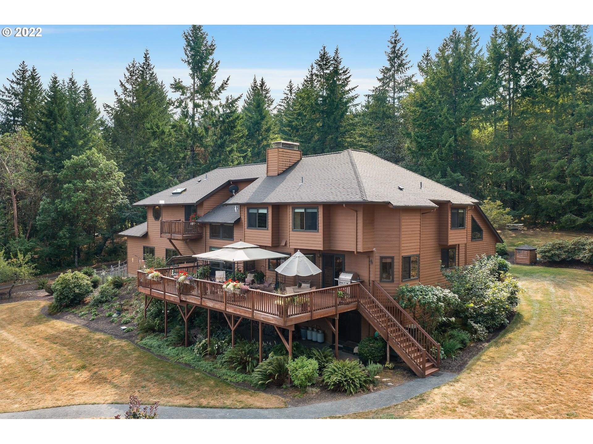 34405 Southwest Larkins Mill Road Hillsboro, OR 97123 - Photo 26 of 32 Hot Tub