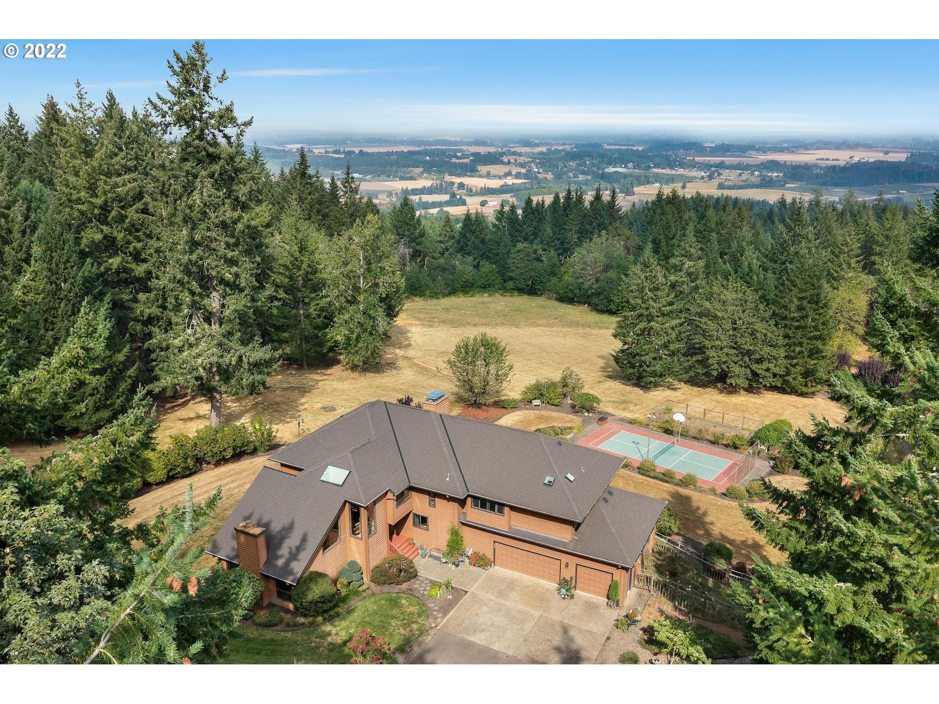 34405 Southwest Larkins Mill Road Hillsboro, OR 97123 - Photo 28 of 32 Sport Court