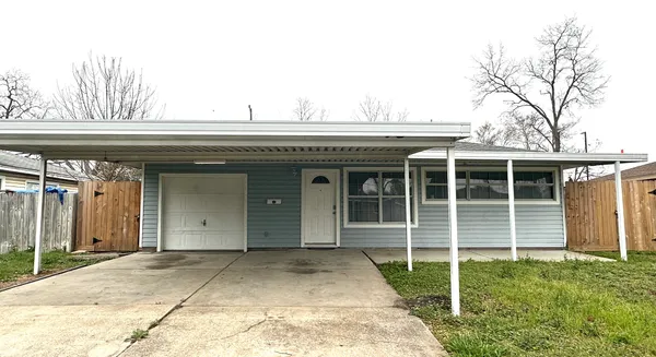 $1,695 | 2703 Thomas Avenue, Pasadena, TX 77506