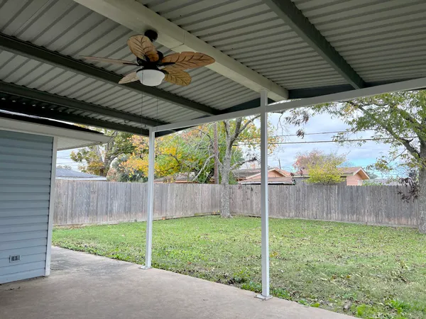 $1,695 | 2703 Thomas Avenue, Pasadena, TX 77506