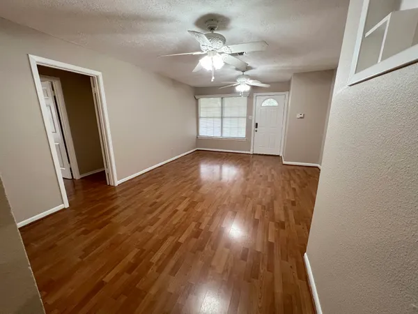 $1,695 | 2703 Thomas Avenue, Pasadena, TX 77506