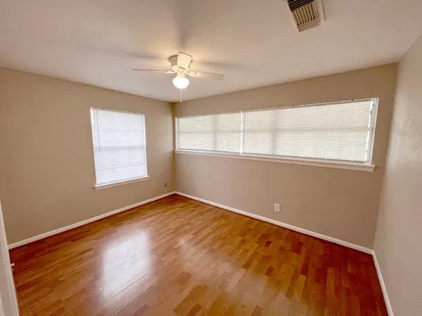 $1,695 | 2703 Thomas Avenue, Pasadena, TX 77506